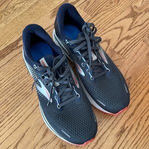 Brooks Men's Adrenaline GTS 22 Supportive Running Shoe 9.5